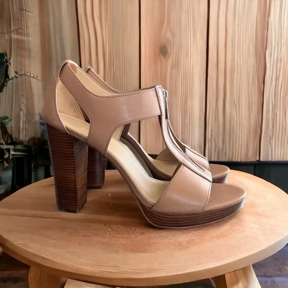 Michael Kors Berkley T-Strap Platform Dress Sandals, Size 11 M, NEW w/o Box