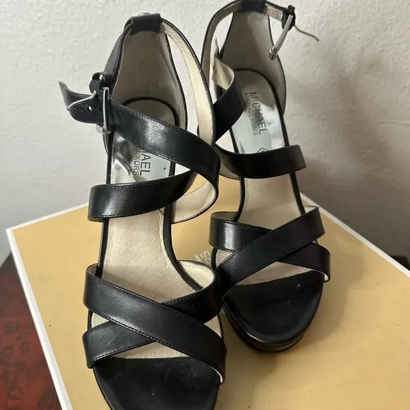 Michael Kors Black Evie Platform Leather High Heeled Size 8 Medium Shoes