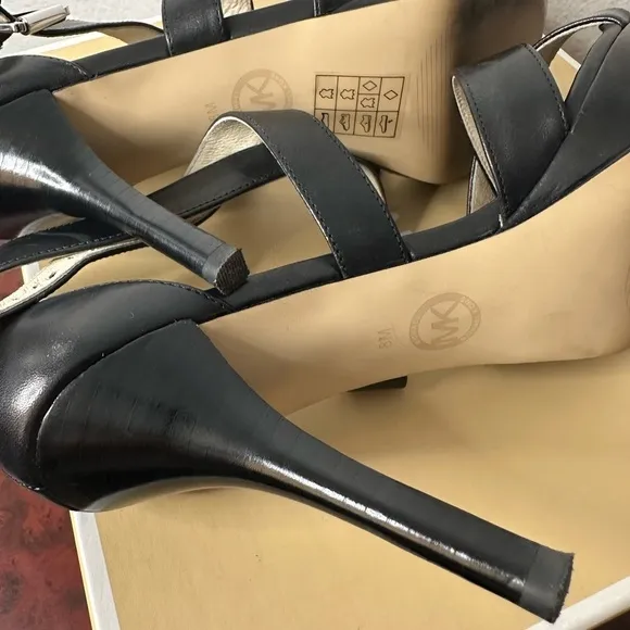 Michael Kors Black Evie Platform Leather High Heeled Size 8 Medium Shoes
