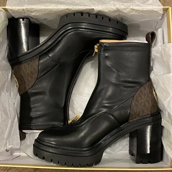 Michael Kors Cyrus MK Logo Black Bootie Ankle Boots Shoes Heels Pumps NEW