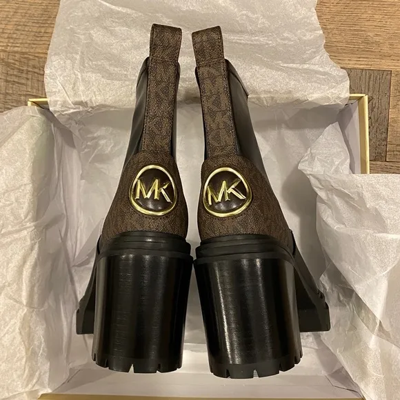 Michael Kors Cyrus MK Logo Black Bootie Ankle Boots Shoes Heels Pumps NEW