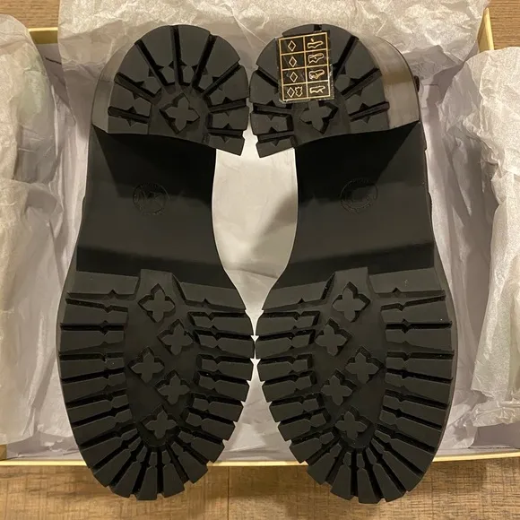 Michael Kors Cyrus MK Logo Black Bootie Ankle Boots Shoes Heels Pumps NEW
