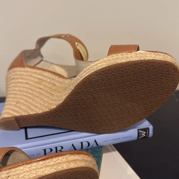 Michael Kors Espadrille Wedge MK Logo Tan Leather Sandals Heels Shoes Size 8