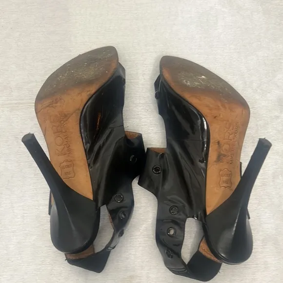 Michael Kors Eyelet Sandals 9M