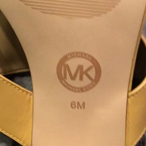 MICHAEL Kors GOLD SANDALS NWOT