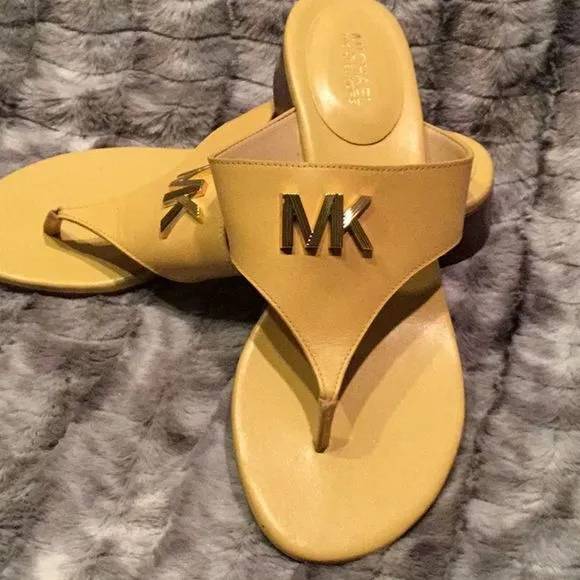 MICHAEL Kors GOLD SANDALS NWOT