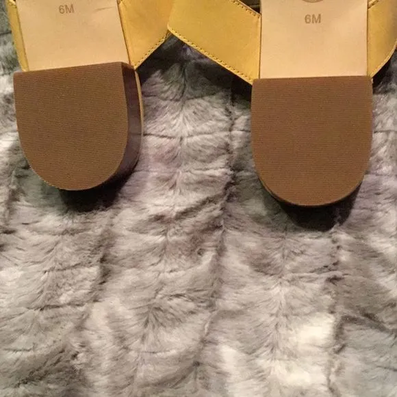 MICHAEL Kors GOLD SANDALS NWOT