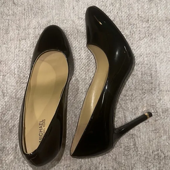 MICHAEL KORS HEELS BLACK SHOES SIZE 8 1/2
