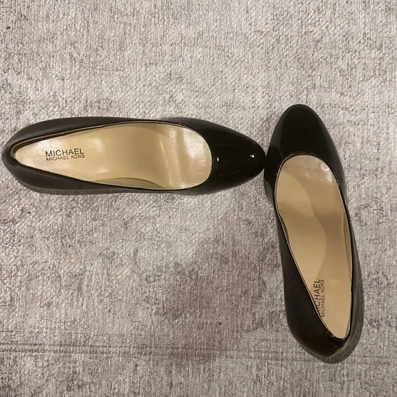 MICHAEL KORS HEELS BLACK SHOES SIZE 8 1/2