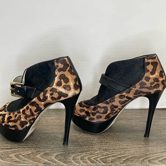 Michael Kors  Leopard Print Black Stiletto Heels size 5.5. Dyed cow hair. Bootie