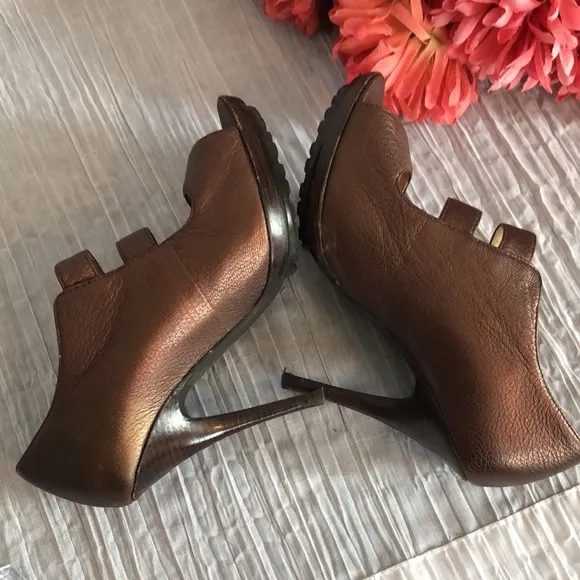 MICHAEL KORS size 4.5 brown leather platform spike heels booties w/2 buckles