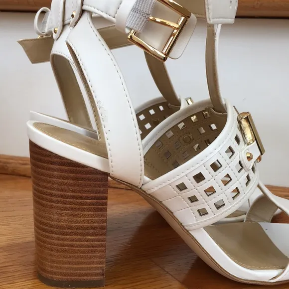 Michael Kors Women’s Sandals Optic White Size 7 Gold Logo MK Block Heel NEW