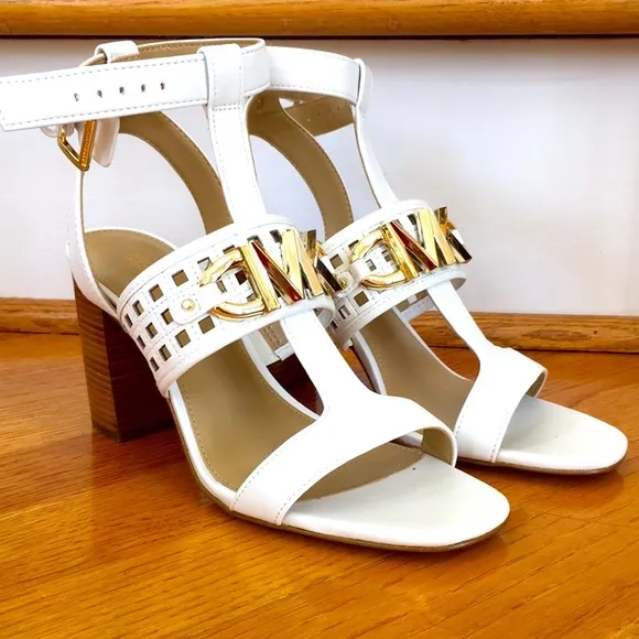Michael Kors Women’s Sandals Optic White Size 7 Gold Logo MK Block Heel NEW