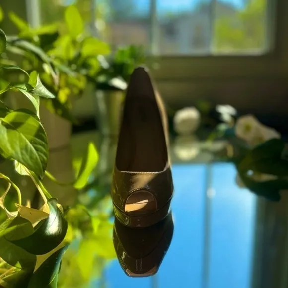 Michael Michael Kors Patent Leather Pumps Tan Heels Open Toe Size: 7M​​