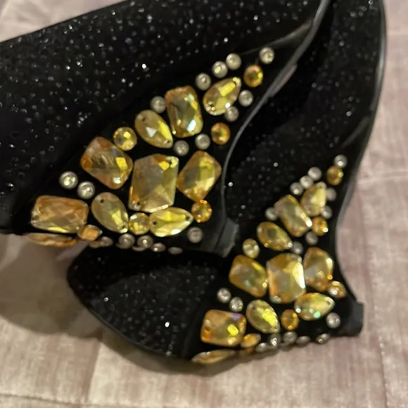 MIU MIU Black Studded &amp; Gold Chunky Stone Wedge Heel Shoes Size 38 Vintage