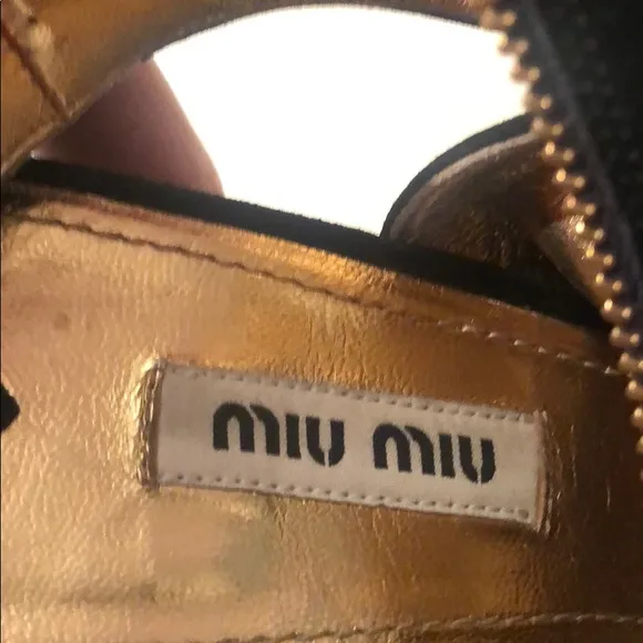 MIU MIU Black suede sandals. Size 10