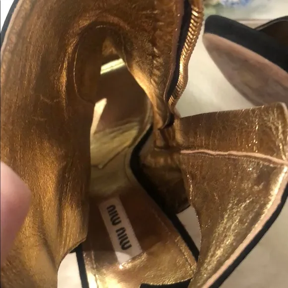 MIU MIU Black suede sandals. Size 10