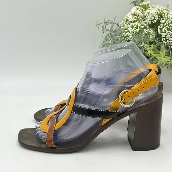 MIU MIU Fall Winter 1996 Patent Leather Ankle Strap Sq Toe Wood Sandal Sz 38.5/8