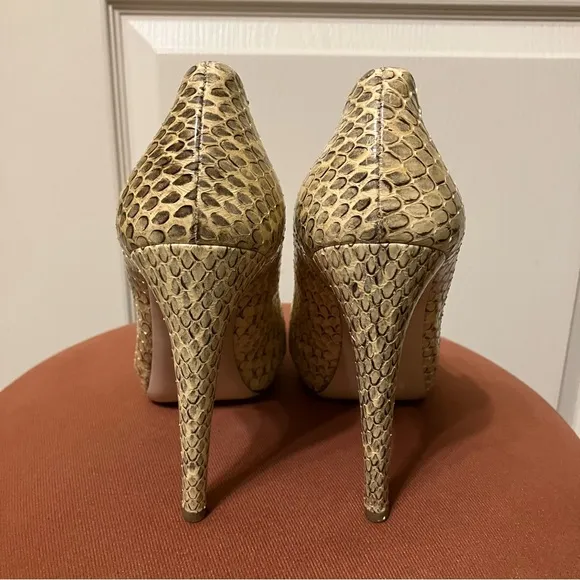 MIU MIU Heels Snakeskin PYTHON Pumps - Sz 39.5 (US 9.5) Excellent! ITALY
