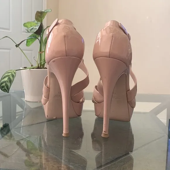 MIU MIU Sexy Patent Leather Heel Sandals