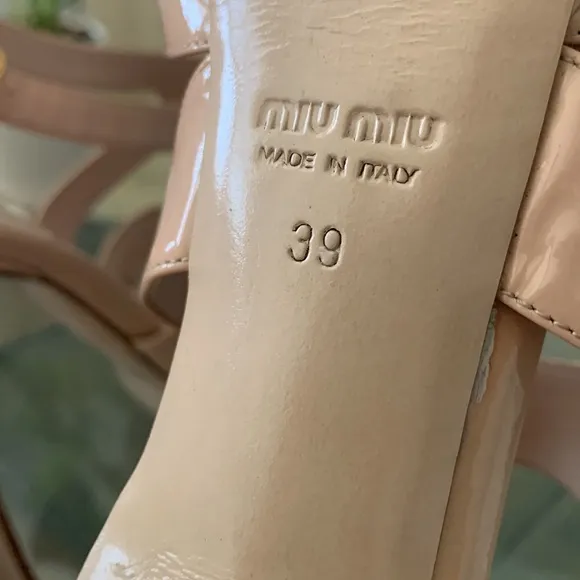 MIU MIU Sexy Patent Leather Heel Sandals