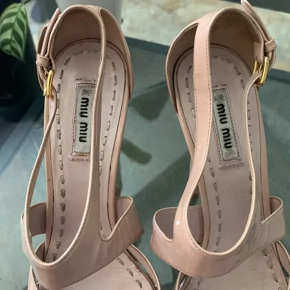 MIU MIU Sexy Patent Leather Heel Sandals