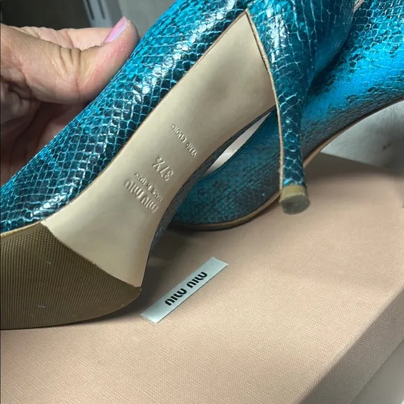 Miu Miu turquiose Snakeskin Leather Pumps Heels Size 37.5