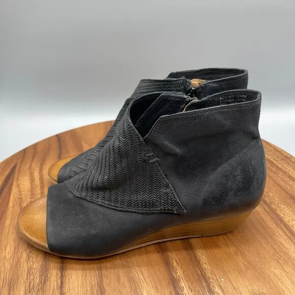 Miz Mooz Sandals Womens Size 7.5 / 38 Black Leather Zip Peep Toe Wedge Booties