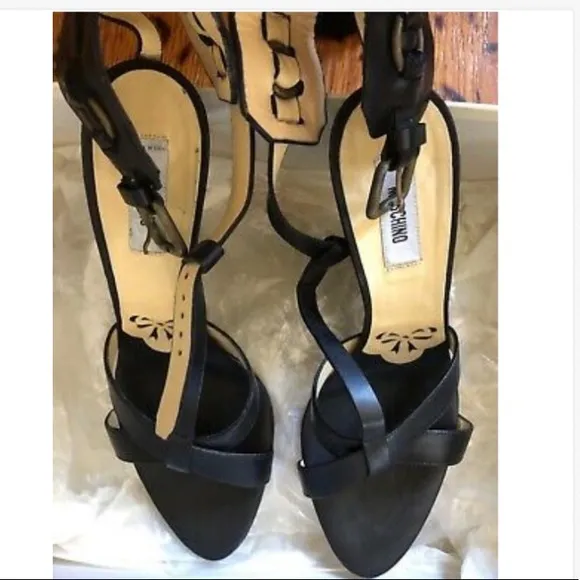 🖤🖤Moschino Black Leather Wedge Buckle Sandals
