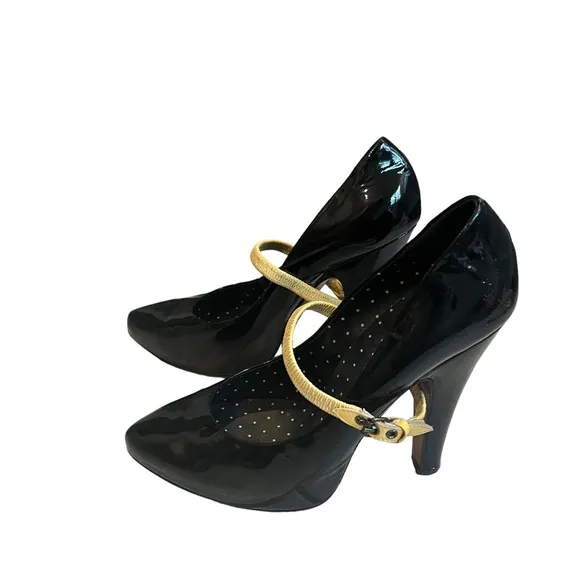 Moschino Cheap and Chic Black Patent Leather Mary Jane Pumps, Sz EU 40