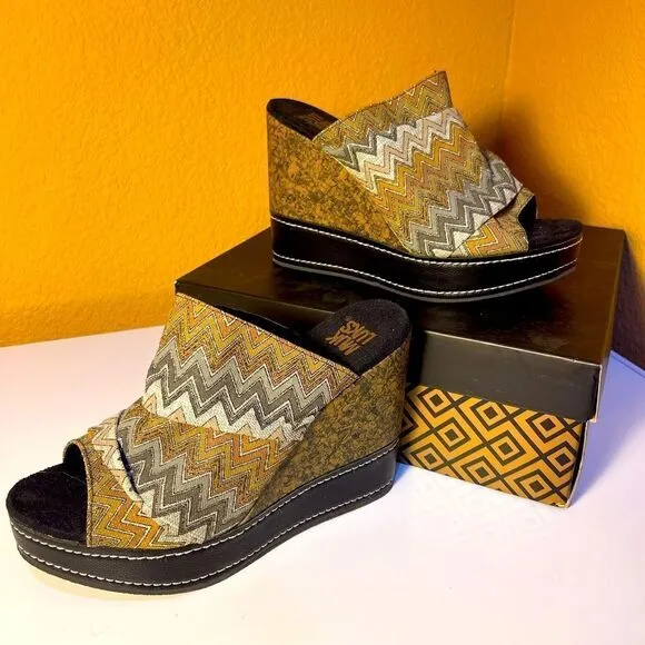 MUK LUKS Peyton Neutral Cork Platform Wedge Slip-on Peep-toe Sandal Size 9