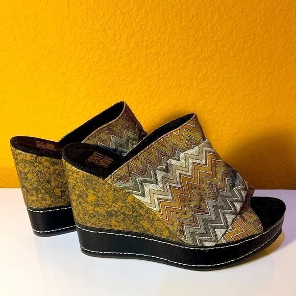 MUK LUKS Peyton Neutral Cork Platform Wedge Slip-on Peep-toe Sandal Size 9