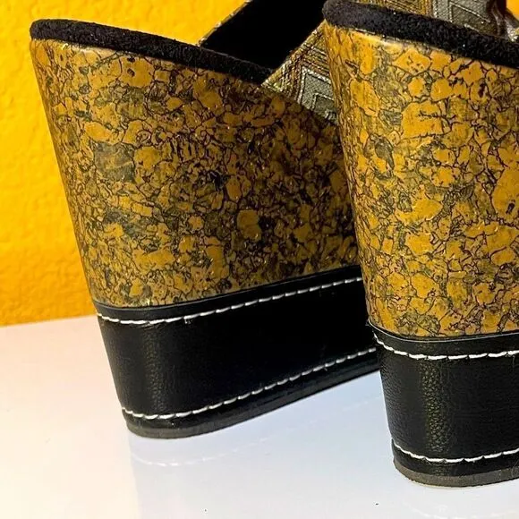 MUK LUKS Peyton Neutral Cork Platform Wedge Slip-on Peep-toe Sandal Size 9