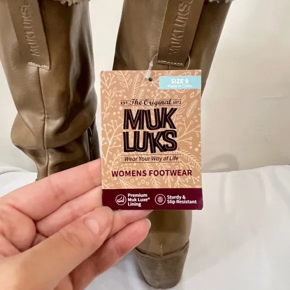 MukLuks Boots Womens Size 9 Taupe Brown Block Heel Lined Water Resistant NWT
