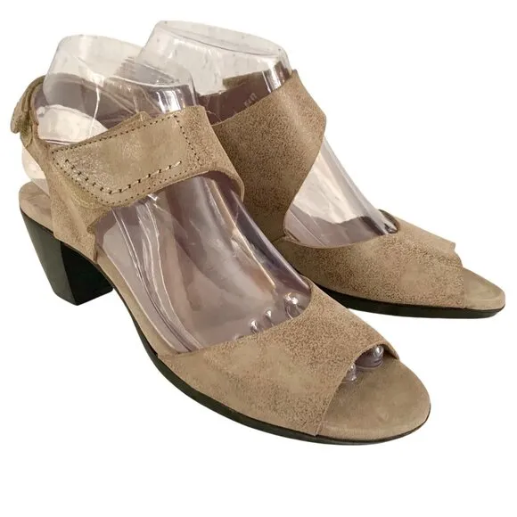 Munro American Fabiana Beige Suede Heeled Strappy Sandals 7.5 Narrow Open Toe