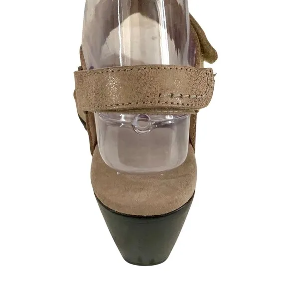 Munro American Fabiana Beige Suede Heeled Strappy Sandals 7.5 Narrow Open Toe