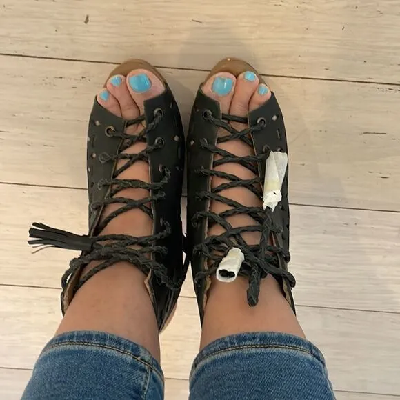 MUSSE &amp; CLOUD BLACK LEATHER WEDGE SANDALS.  NEW