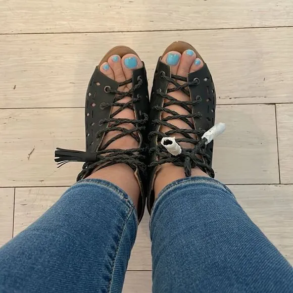 MUSSE &amp; CLOUD BLACK LEATHER WEDGE SANDALS.  NEW