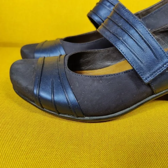 NAOT Attitude Women's Mary Jane Pump Block Heel Navy Leather Shoe Size 7-7.5