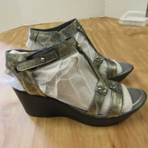 NAOT Flirt Wedge Platform Ankle Strap Sandals Sz 41/10 Metallic Leather Shoes