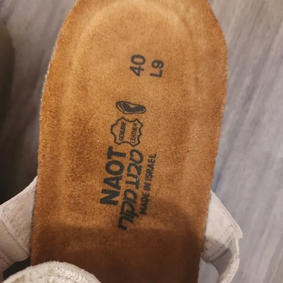 Naot sandals size 9