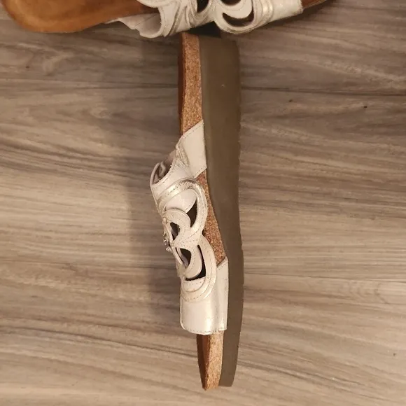 Naot sandals size 9