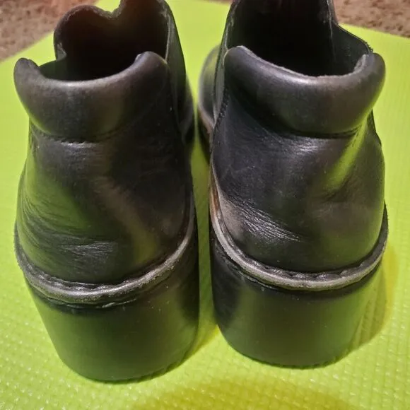 NAOT Slip on Leather Women’s Clogs Booties Wedge Shoes size 38 Autumn Fall