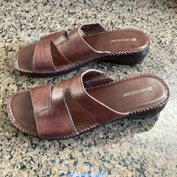 Naturalizer Brown Leather Block Heel Slide Sandels Size 8.5
