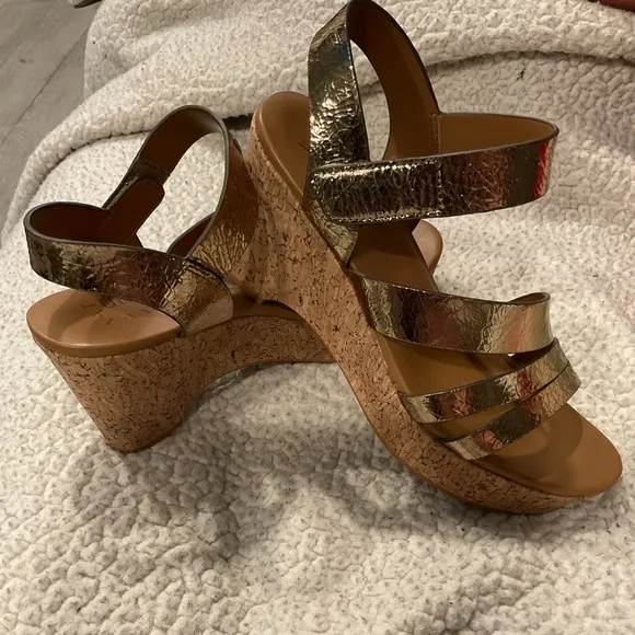 Naturalizer Women’s Cynthia Strappy Wedge Sandal