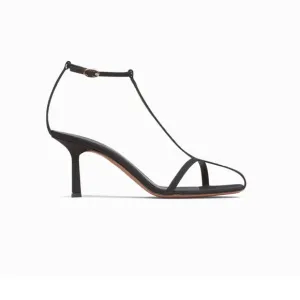 Neous Sandals 👠