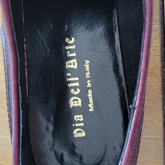 NEVER WORN  DIA DELL' ARIE  SHOES