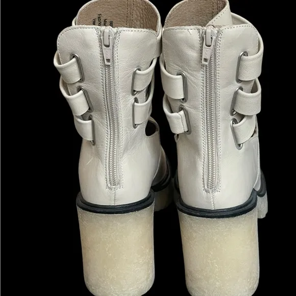 NEW 38/8Free People JesseCutout Ankle Boots Leather Off-White Lug Sole Strapp