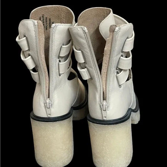 NEW 38/8Free People JesseCutout Ankle Boots Leather Off-White Lug Sole Strapp