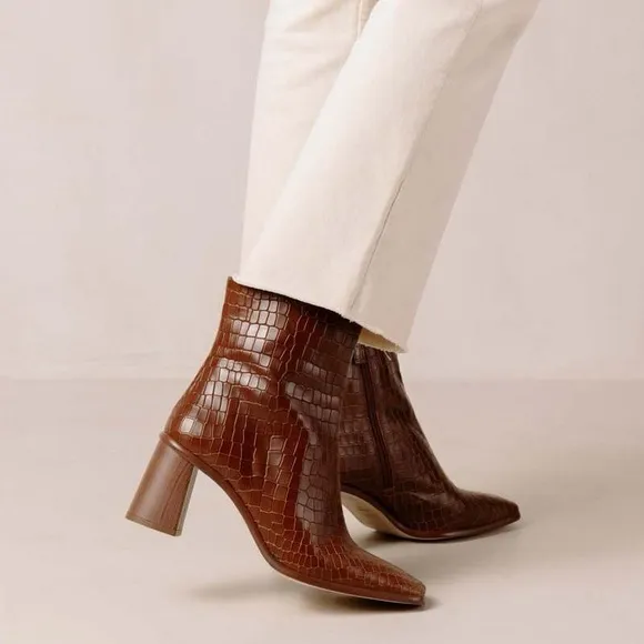 NEW Alohas Brown Croc-Embossed Ankle Boots size 38
